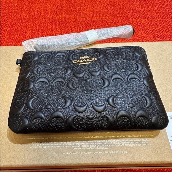 ❤️❤️❤️NWT Coach wallet/wristlet/pouch in signature leather/silvertone❤️ - Picture 6 of 6